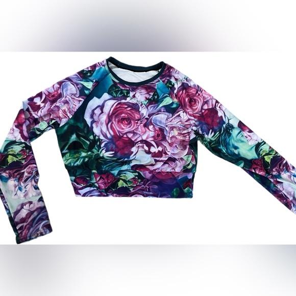 🌹 Original Art Printed - all over print crop top 🌹 - Picture 1 of 5